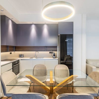 Alquiler de un piso luminoso de 3 habitaciones, 84 m², en el complejo residencial BW Terraces, Belgrado, Serbia